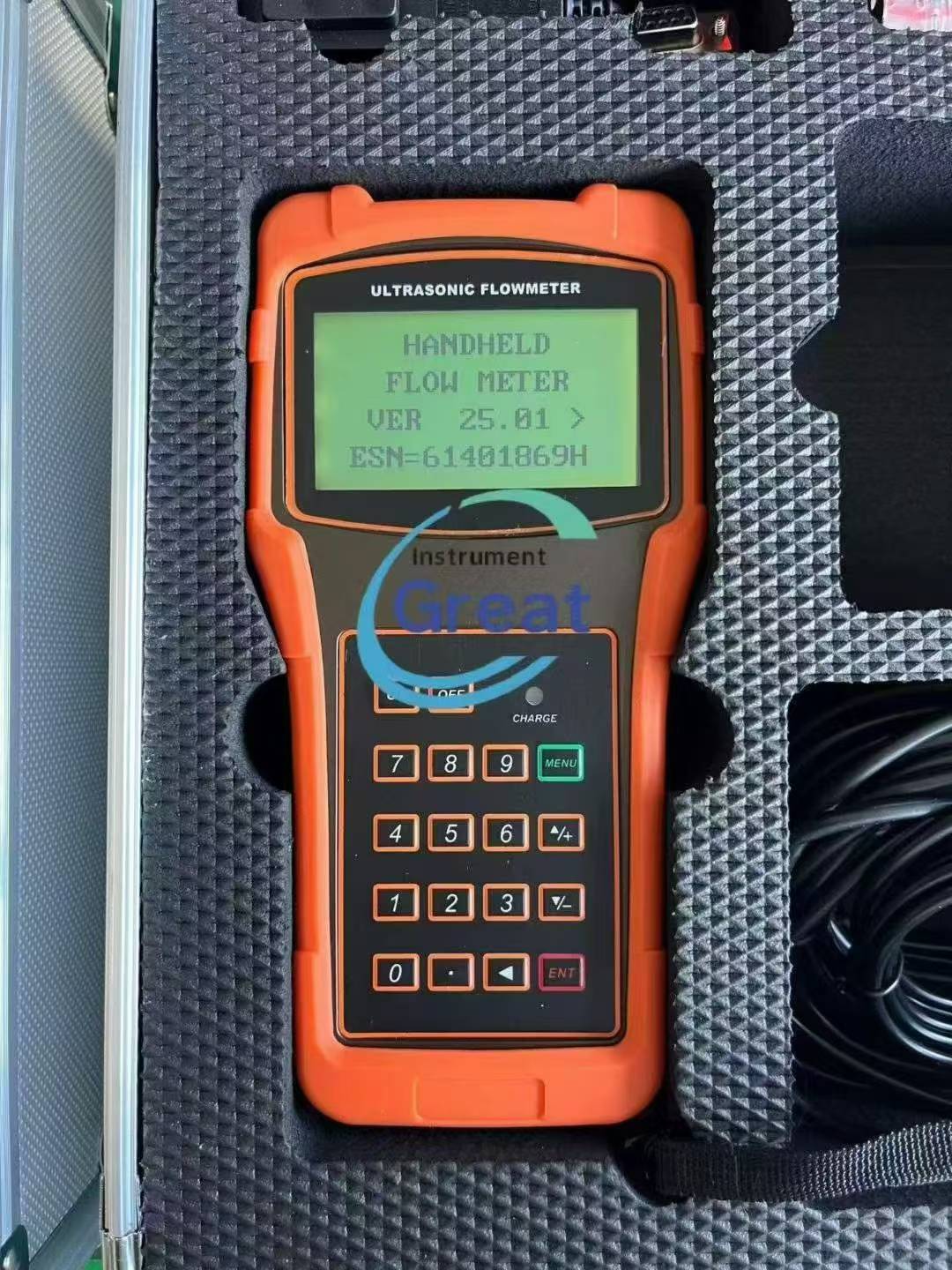 Transmitter Transmisor portátil del flujómetro ultrasónico Great TUF-2000H con pantalla retroiluminada y teclado.